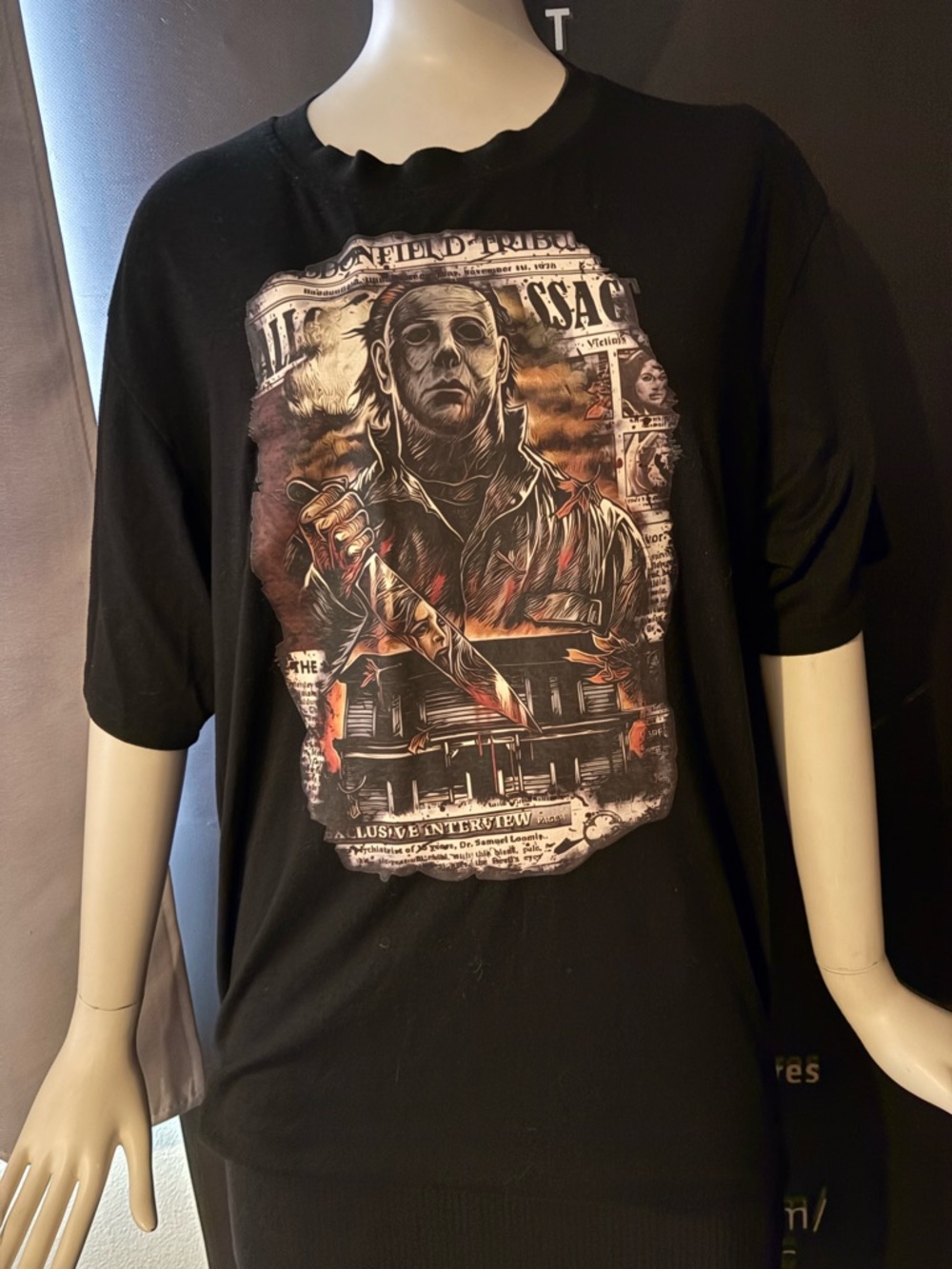 Men's Black Short-Sleeve Horror Graphic Crewneck Tee